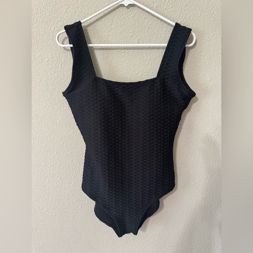Gottex Black Textured One-Piece Swimsuit with Wide Straps